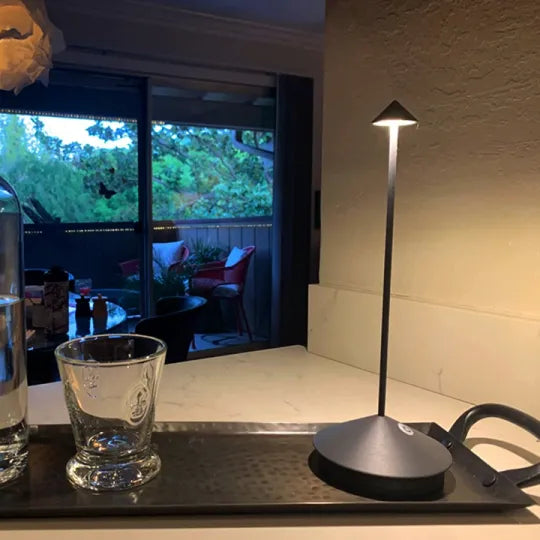 Bezprzewodowa, ładowalna lampa LED – wodoodporna i ściemnialna