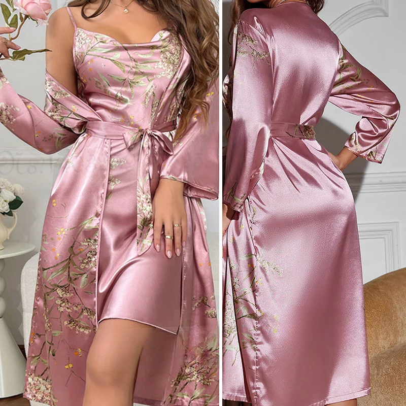 Dwuczęściowa satynowa koszula nocna i kimono z kwiatowym nadrukiem – Noelle