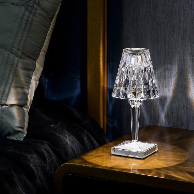 Kryształowa lampa stołowa z obsługą dotykową – LumeCrystal