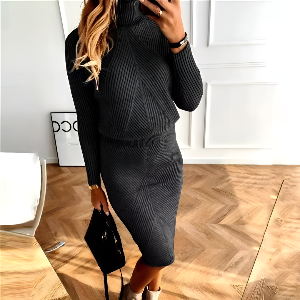 Dwuczęściowy zestaw z dopasowaną spódnicą