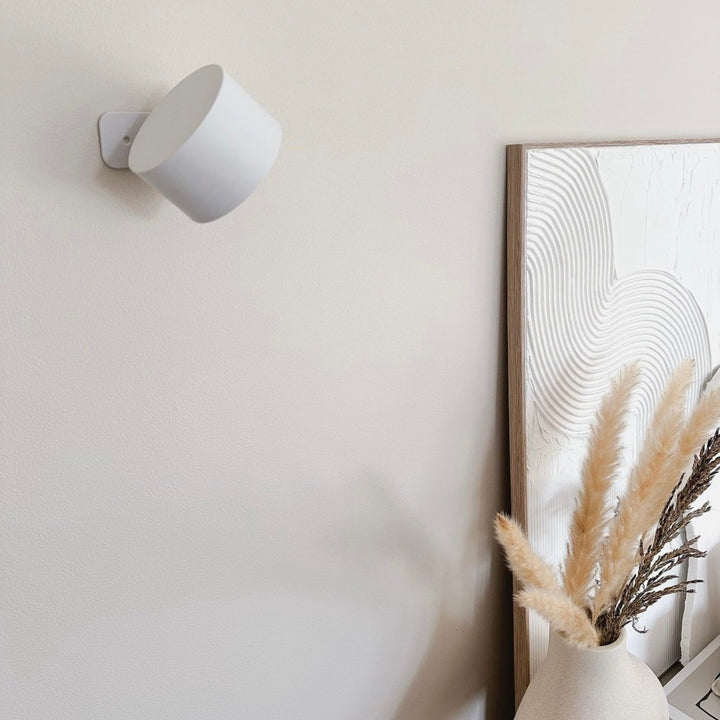 Bezprzewodowa lampa ścienna LED z obrotem 360°, ściemnianiem dotykowym, 3 barwami światła i akumulatorem USB-C