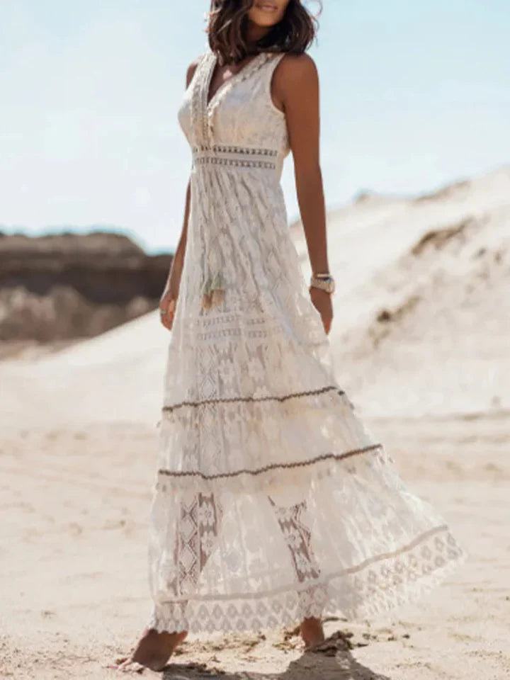 Boho Maxi Sukienka z Koronką i Eleganckimi Rozkloszowanymi Rękawami