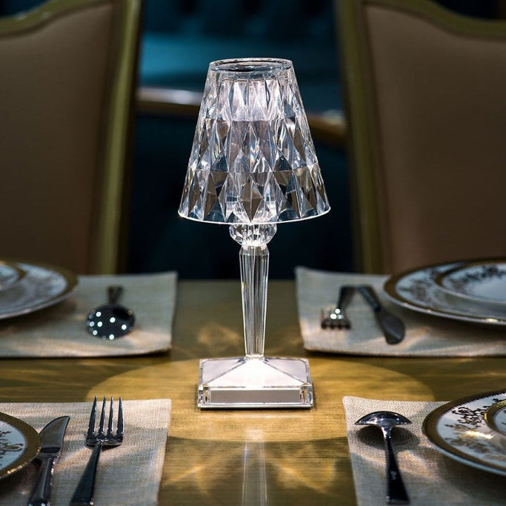 Kryształowa lampa stołowa z obsługą dotykową – LumeCrystal