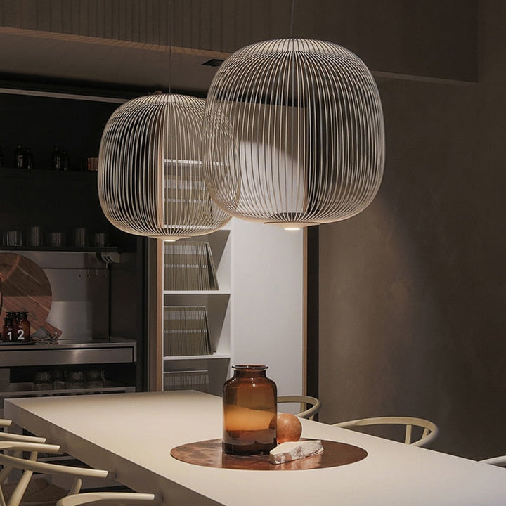 Lampa wisząca z motywem promieni, żelazna, szerokość 35 cm, wysokość zwisu 135 cm