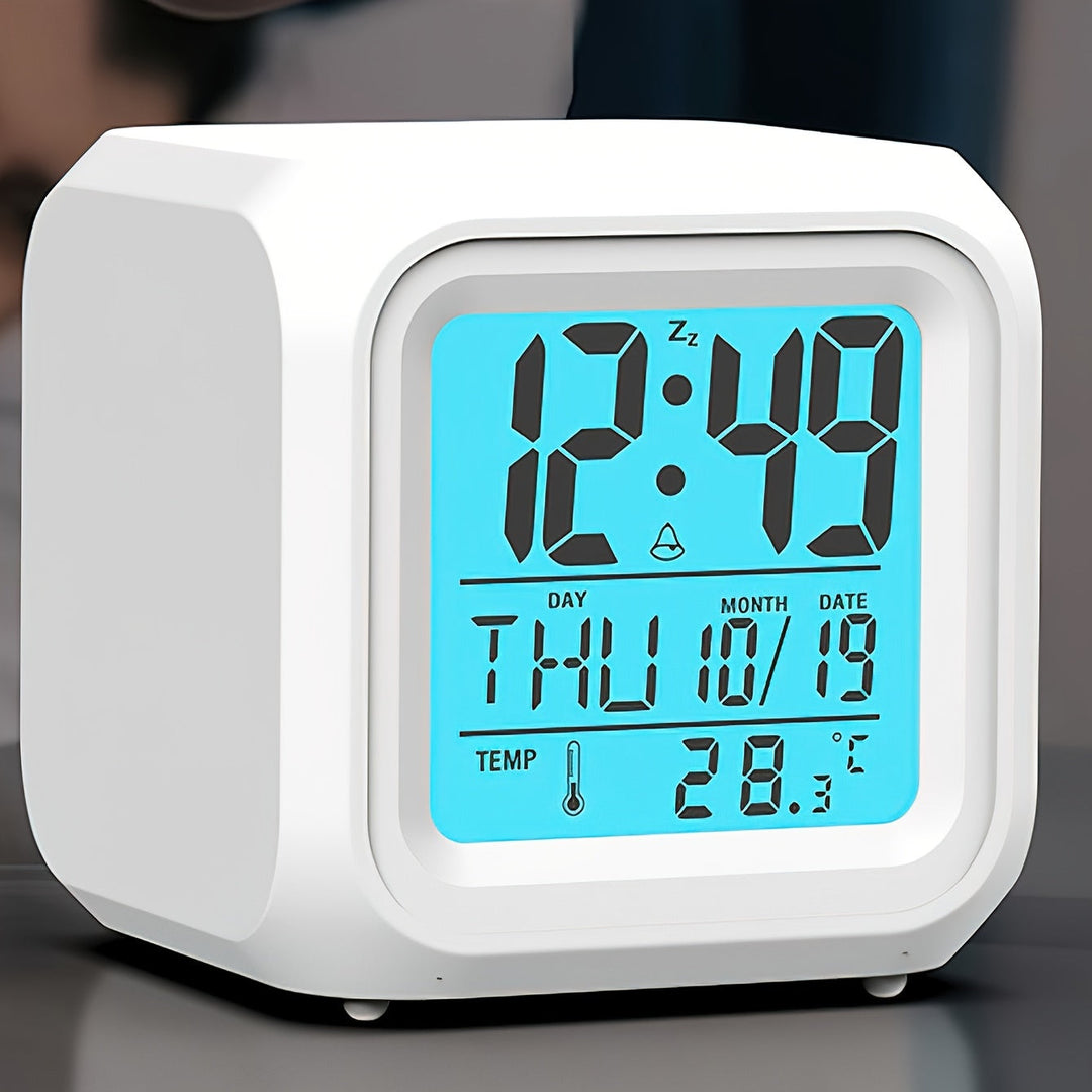 Cyfrowy zegar LED z wyświetlaczem temperatury – cichy i jasny do każdego pokoju