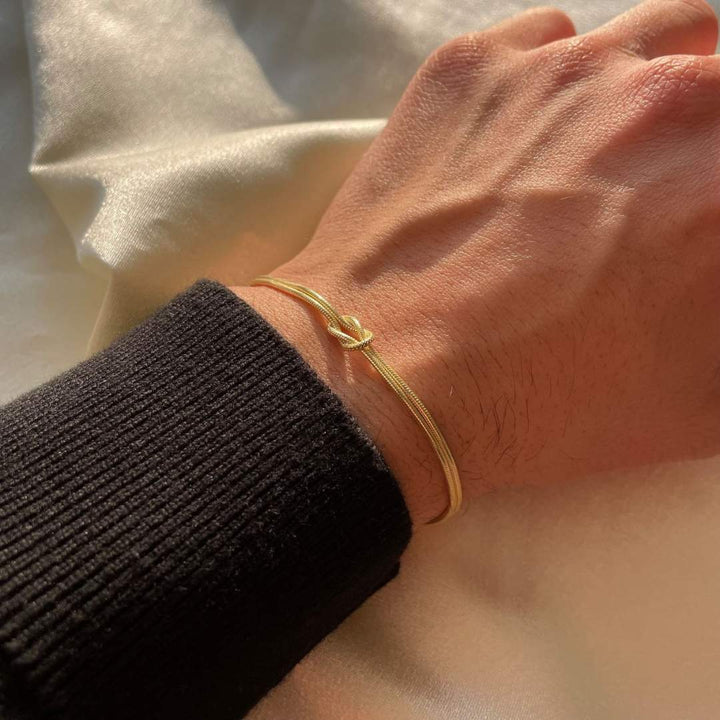 Minimalistyczna bransoletka z węzłem – Elva