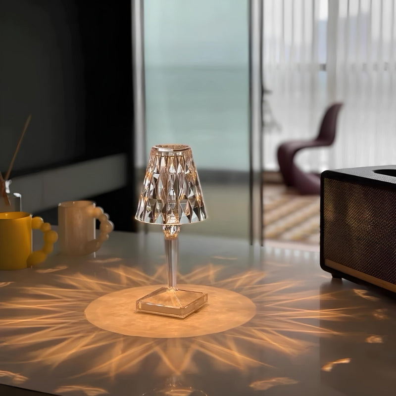 Kryształowa lampa stołowa z obsługą dotykową – LumeCrystal