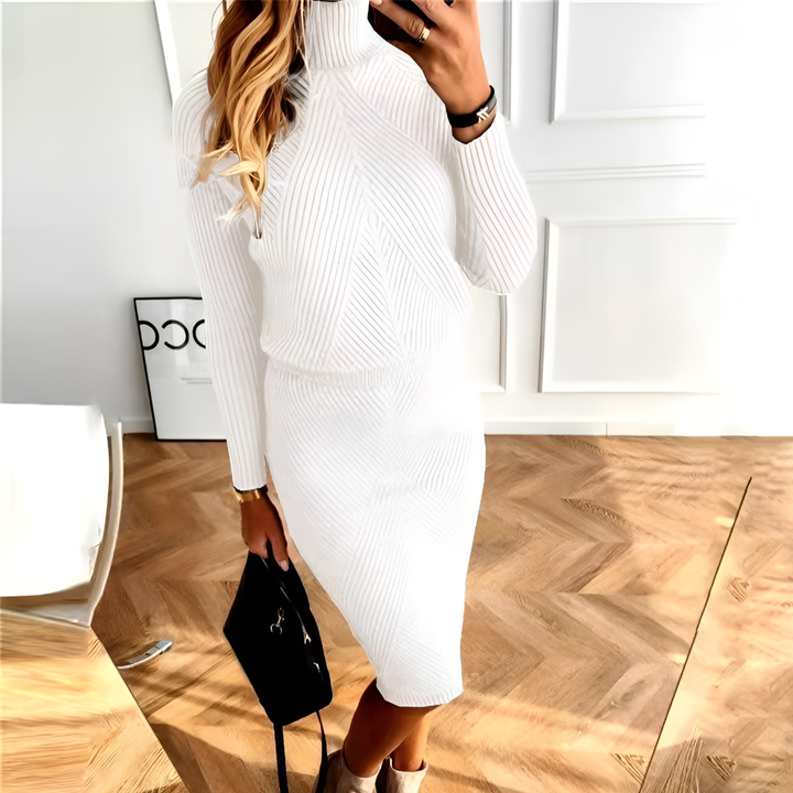 Dwuczęściowy zestaw z dopasowaną spódnicą