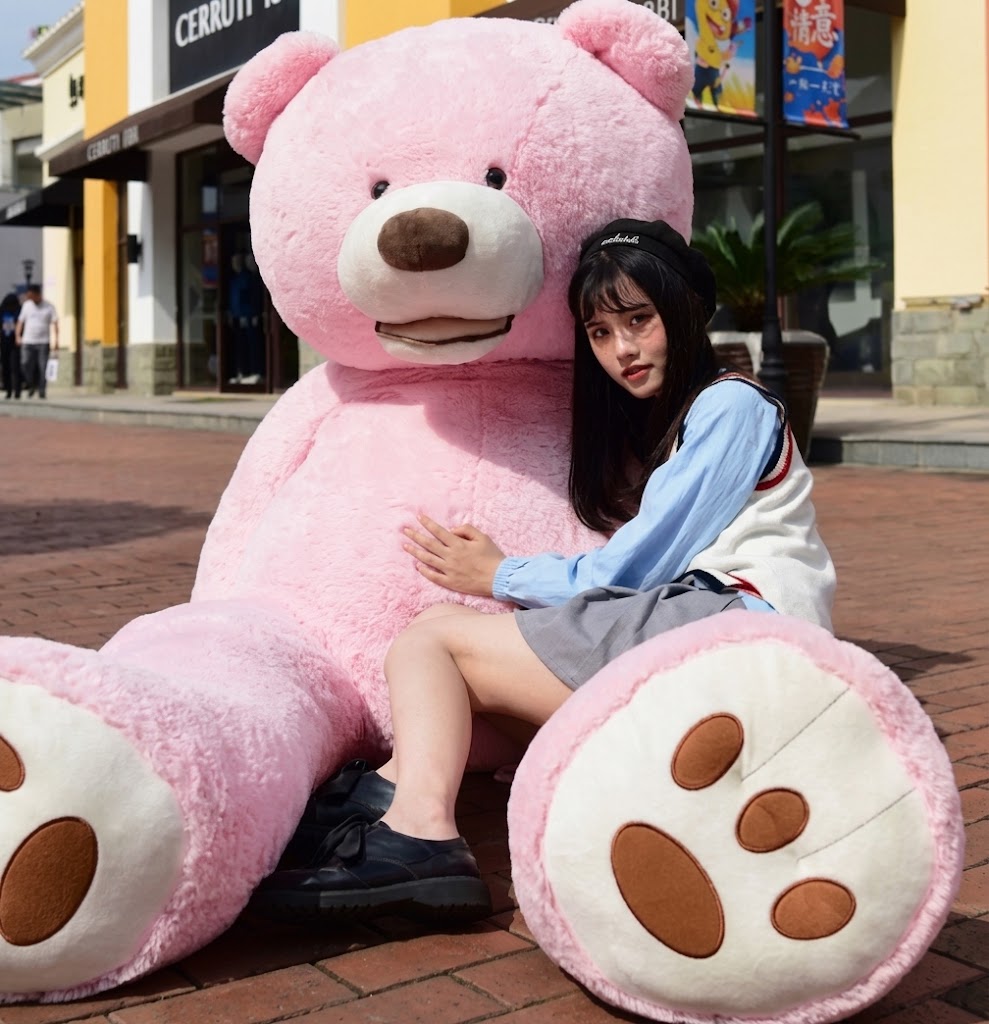 CosmoCuddle – gigantyczny pluszowy miś jako spersonalizowany prezent dla każdego