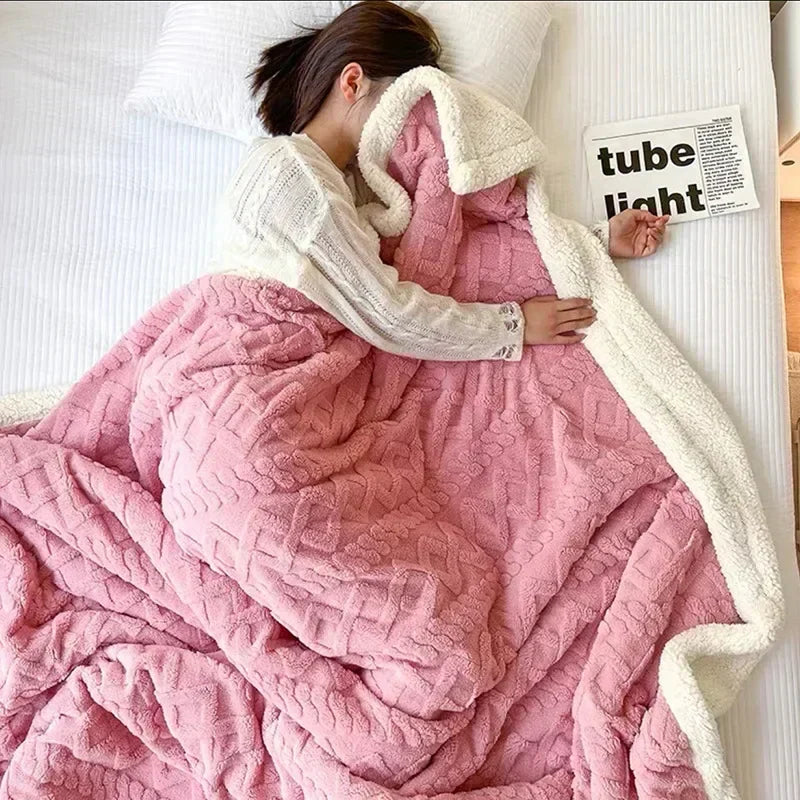 Gruby zimowy koc z wełny jagnięcej - WarmWool