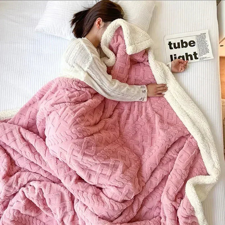 Gruby zimowy koc z wełny jagnięcej - WarmWool