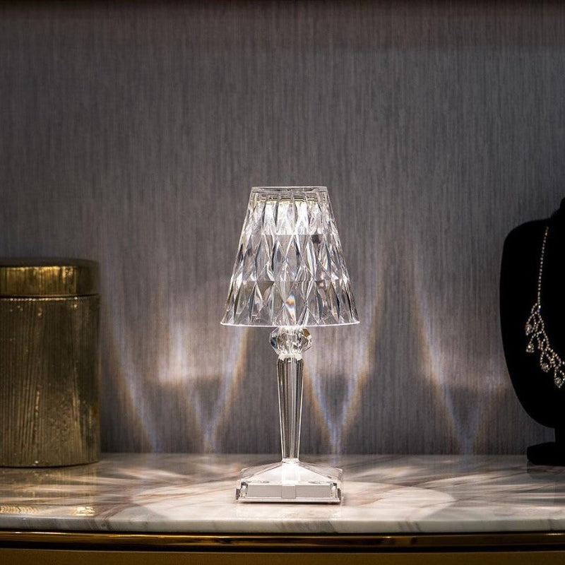 Kryształowa lampa stołowa z obsługą dotykową – LumeCrystal