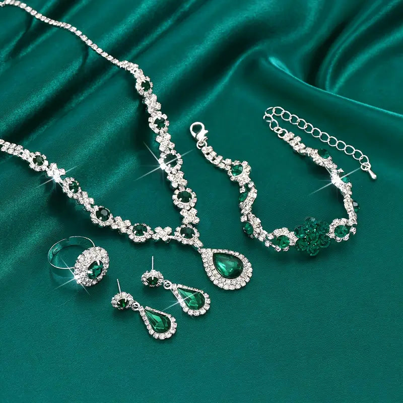 Elegancki zestaw biżuterii z białego złota z delikatnymi detalami