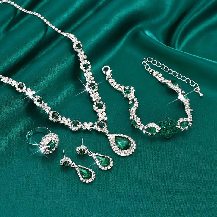 Elegancki zestaw biżuterii z białego złota z delikatnymi detalami