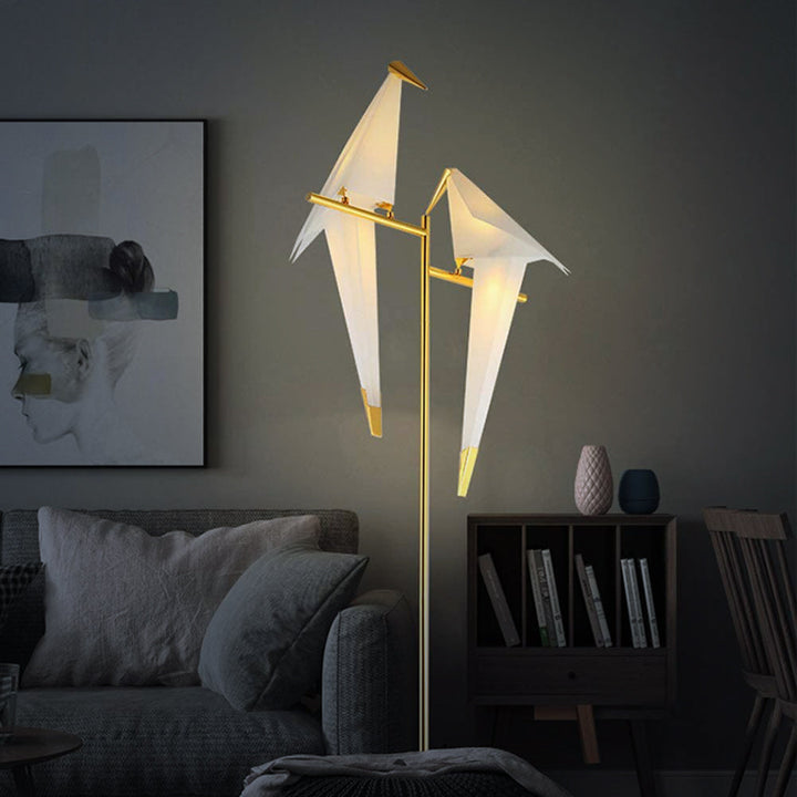 Lampka biurkowa origami Birdy – ciepłe światło otoczenia i nowoczesny design skrzydeł