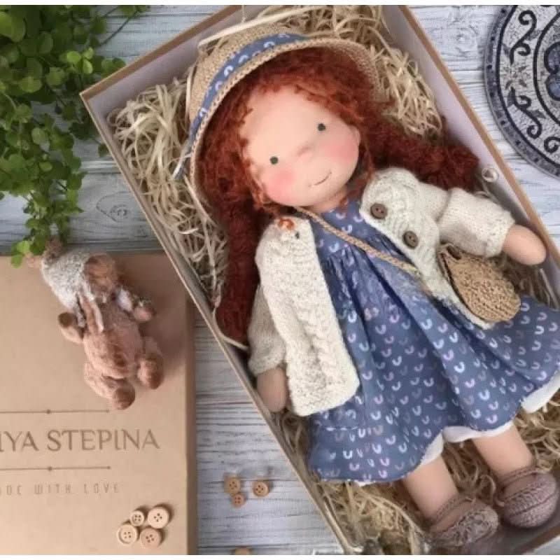 Selina – Lalka Waldorf z bawełny wykonana ręcznie do kreatywnej zabawy