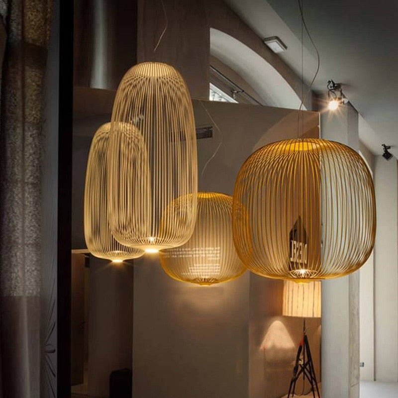 Lampa wisząca z motywem promieni, żelazna, szerokość 35 cm, wysokość zwisu 135 cm