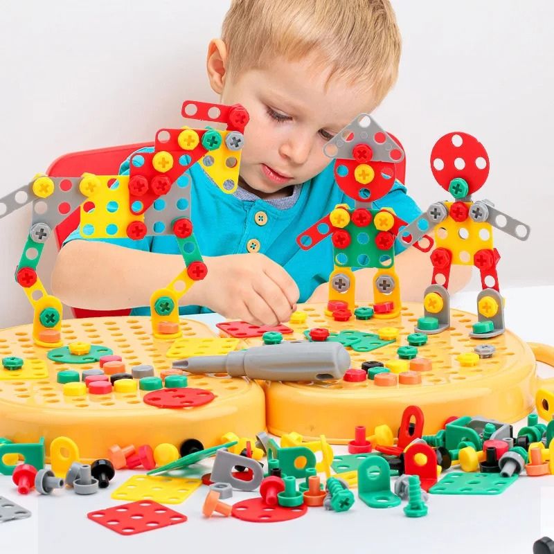 Zestaw Montessori skrzynka z narzędziami dla dzieci z zabawkową wiertarką, 204 elementy