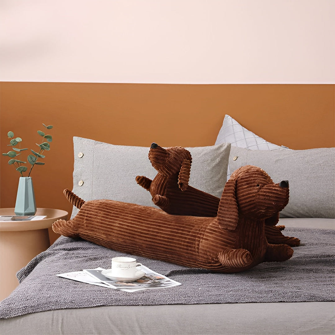 Pluszowa ergonomiczna poduszka jamnik – DaxiRest