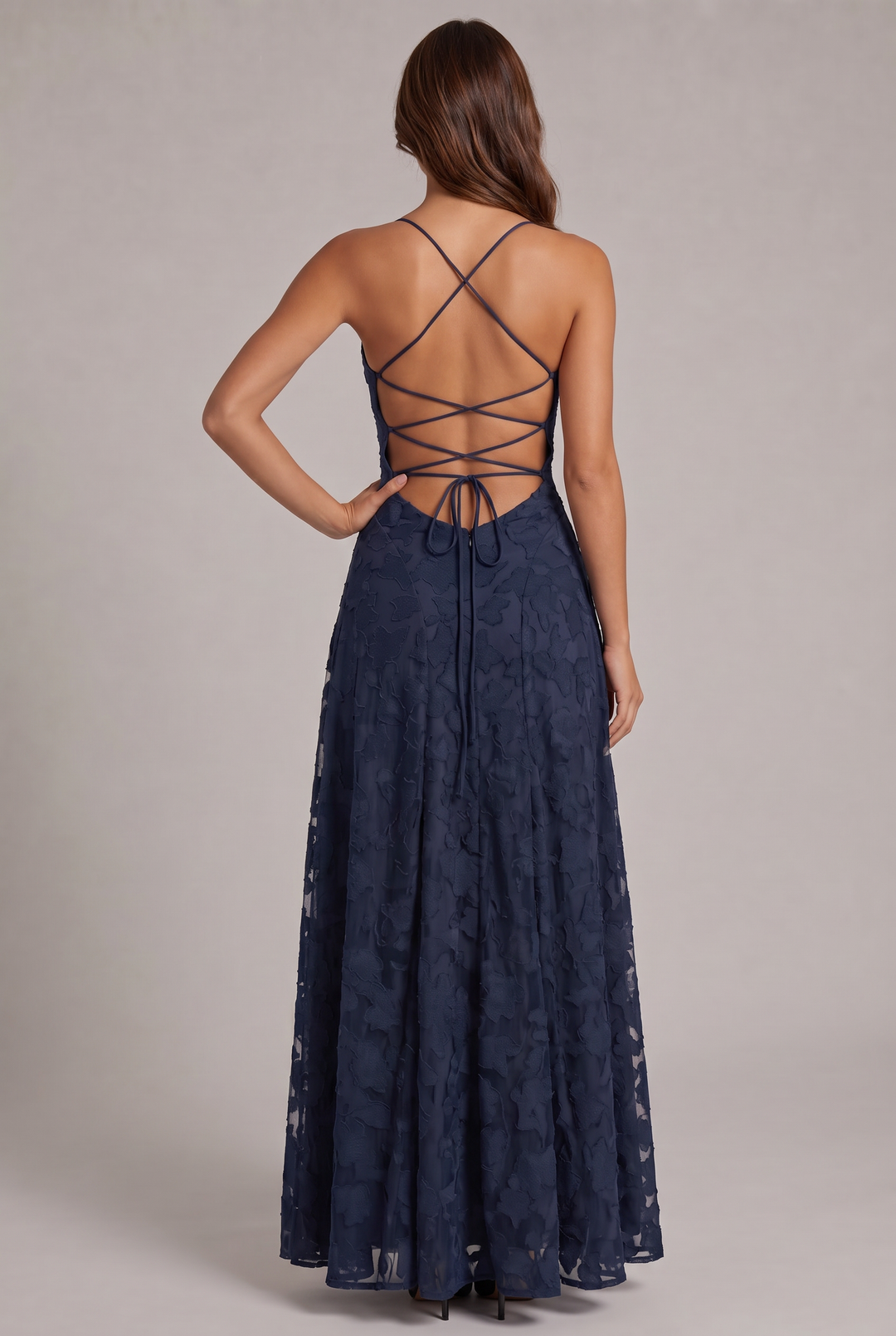 Sukienka maxi Olivia - elegancka suknia wieczorowa w kwiatowy wzór