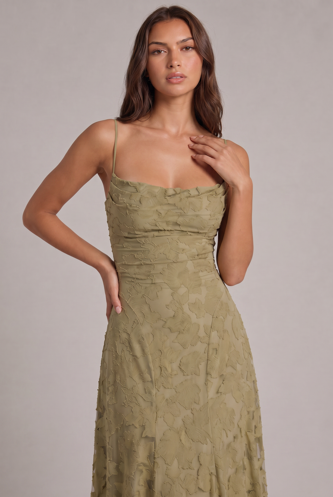 Sukienka maxi Olivia - elegancka suknia wieczorowa w kwiatowy wzór