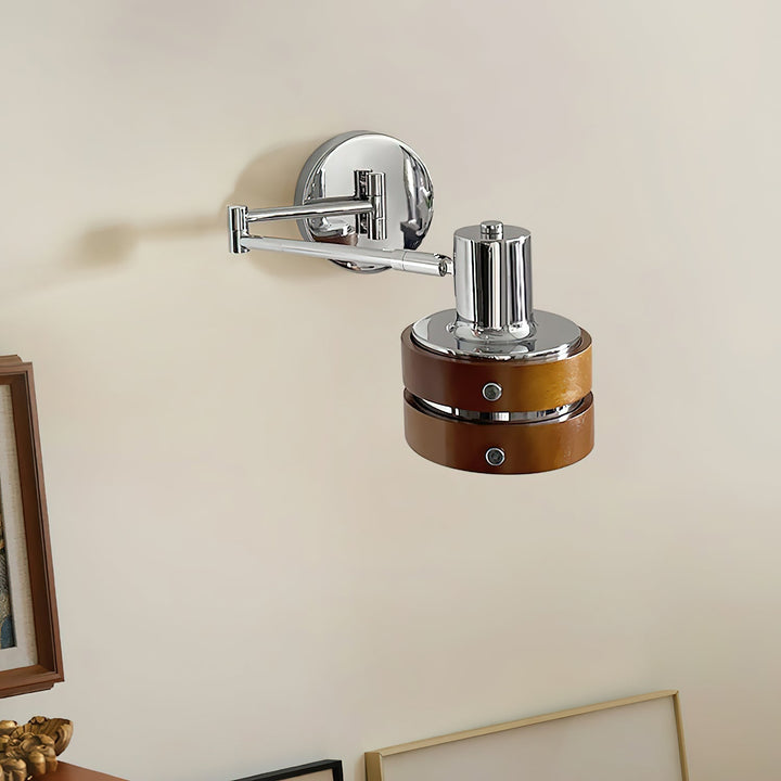 Kinkiet ścienny Flare – chrom i drewno w stylu mid-century