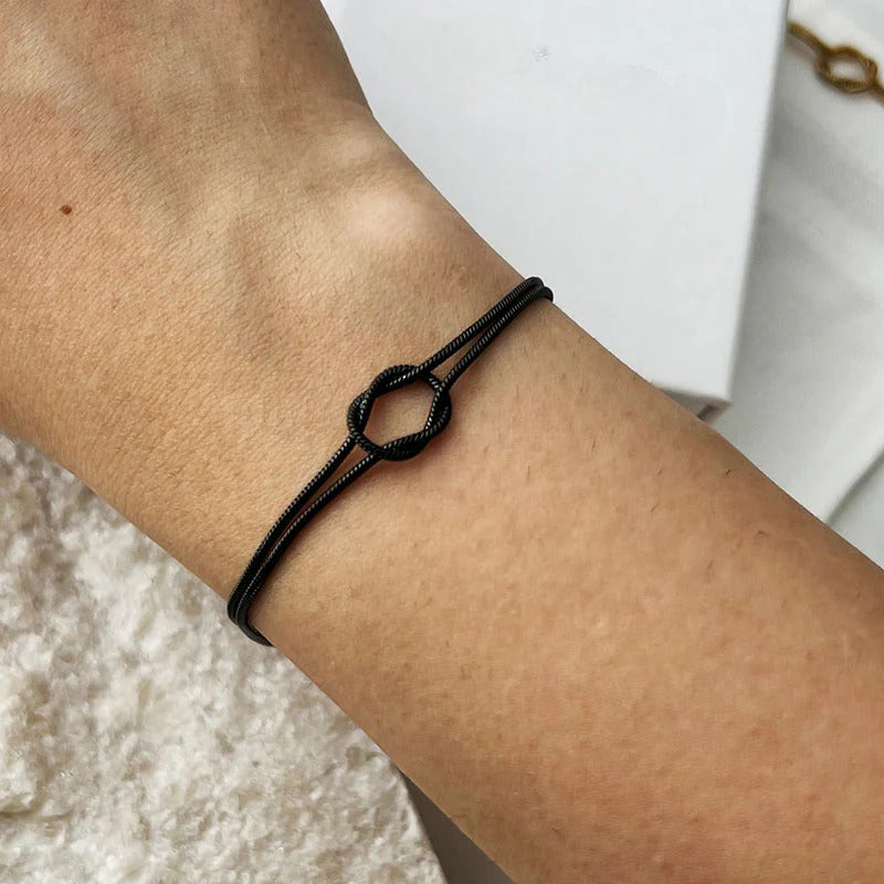 Minimalistyczna bransoletka z węzłem – Elva