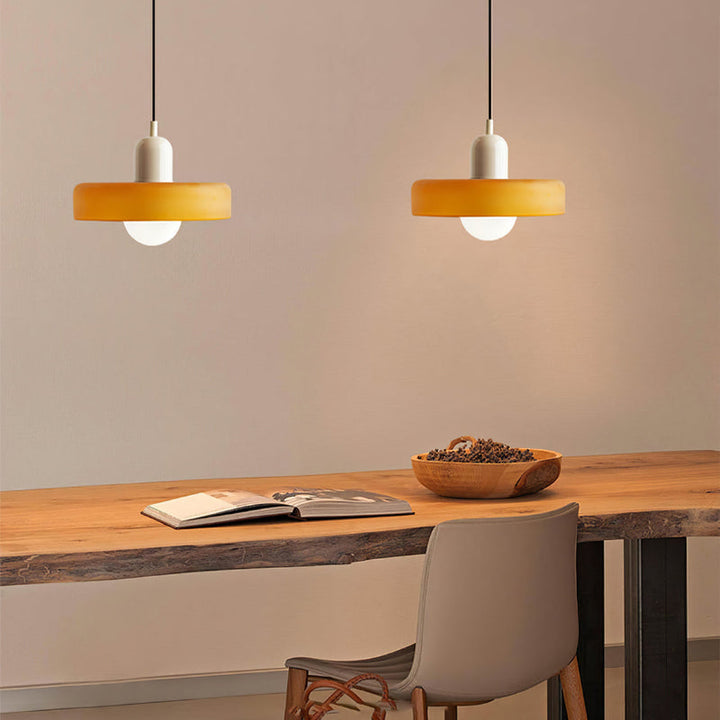 Kolorowa lampa wisząca w stylu Bauhaus - StiloGlas