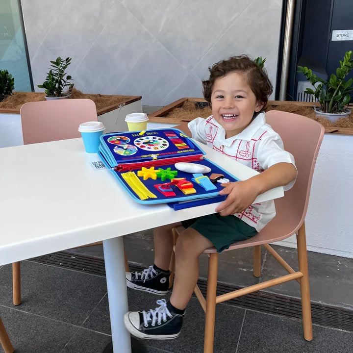 Książeczka edukacyjna Montessori – wspiera samodzielność dzieci
