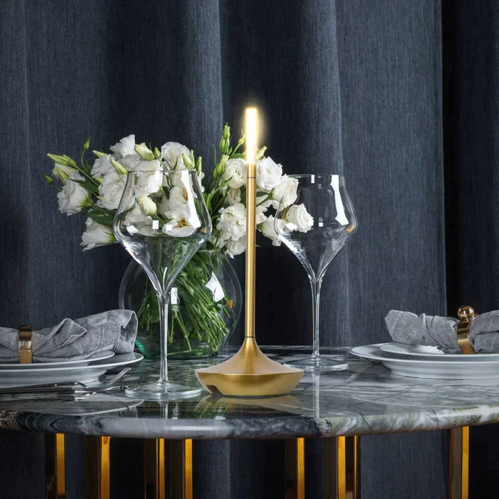 Subtelna lampa stołowa - Aurelia