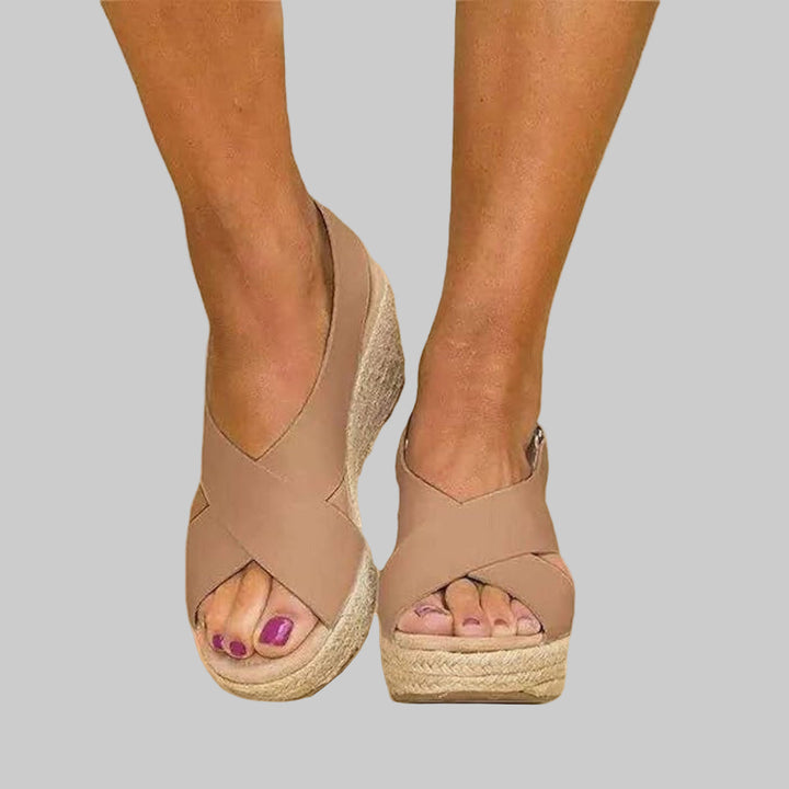 Damskie espadryle na koturnie