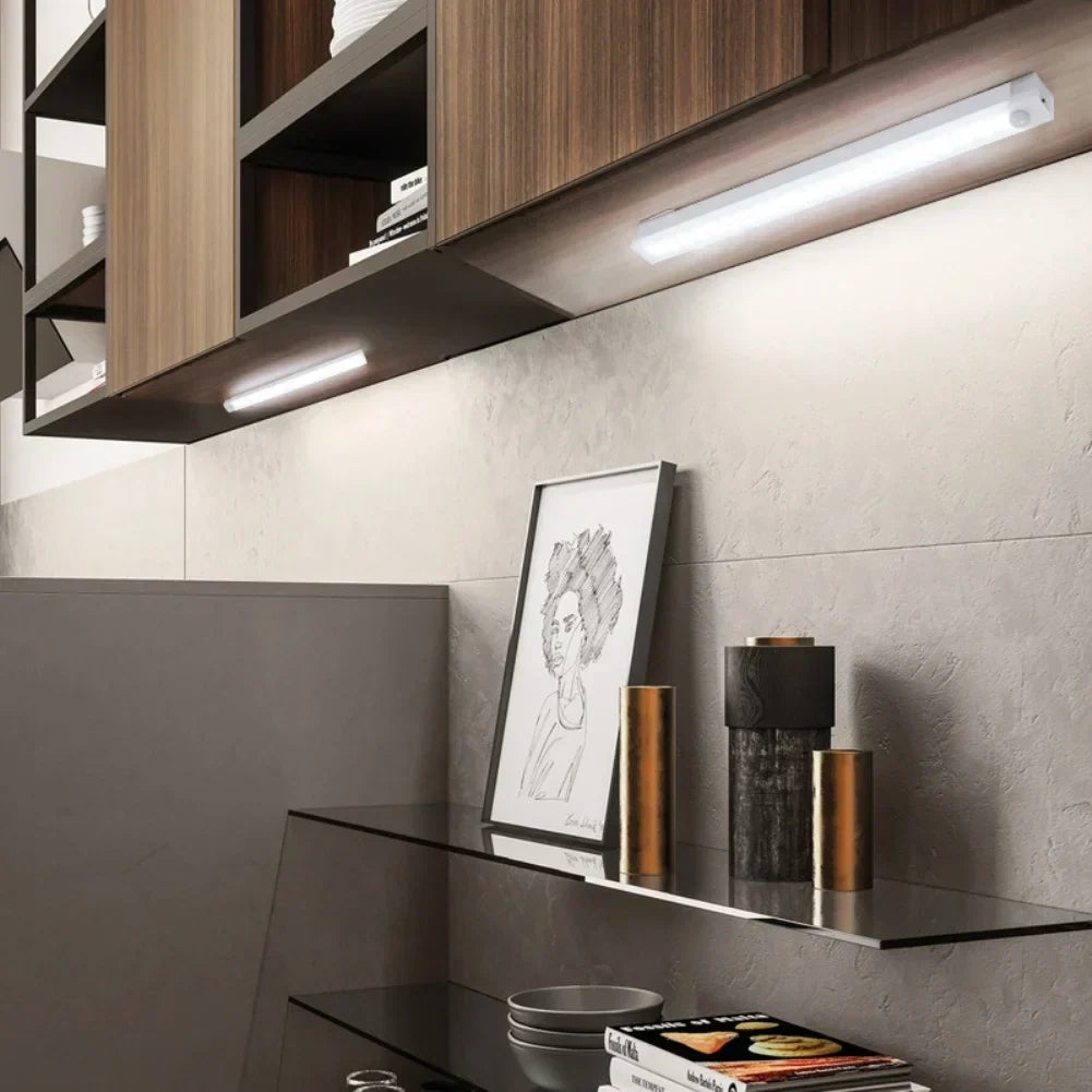 Bezprzewodowa lampa LED z czujnikiem ruchu - SmartGlow