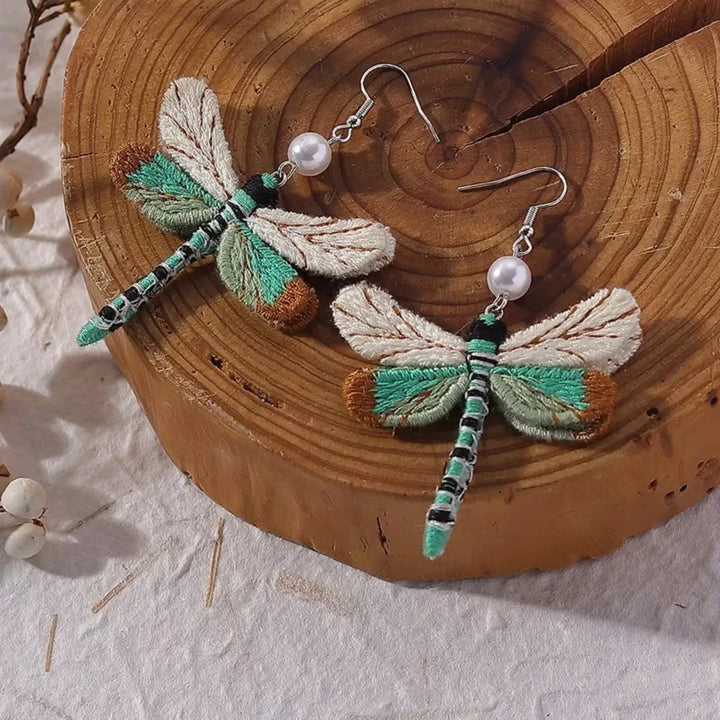 Boho kolczyki z haftowaną ważką