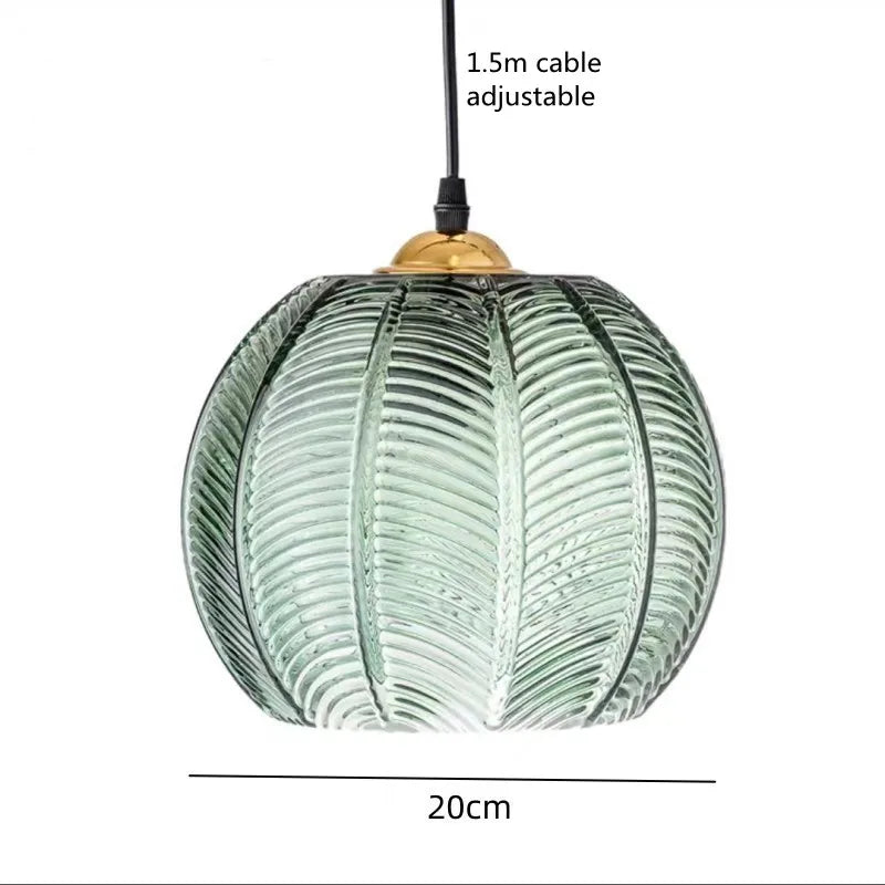 Szklana lampa wisząca w kształcie kuli