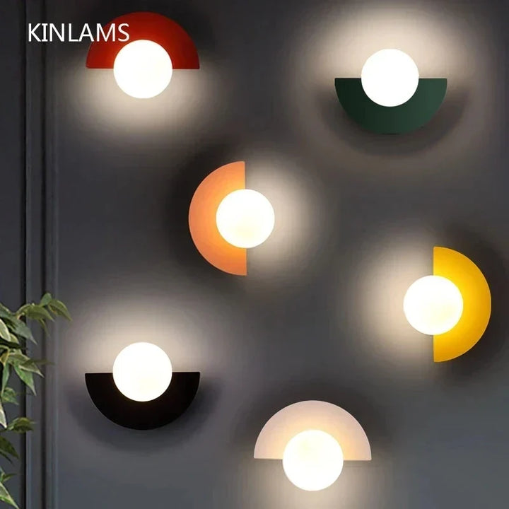 Nowoczesny kinkiet LED w geometrycznym stylu półokrągłym