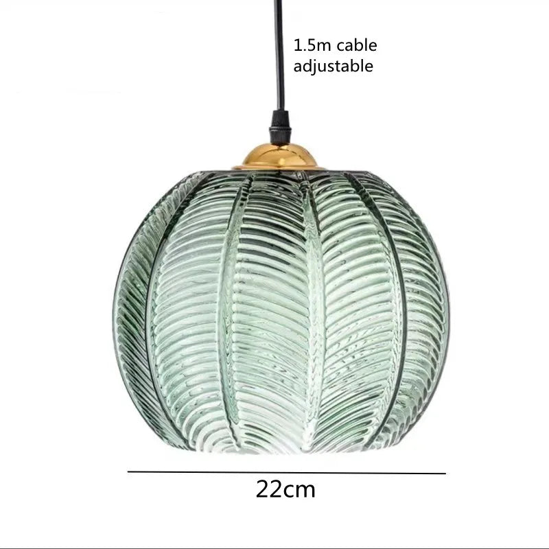 Szklana lampa wisząca w kształcie kuli
