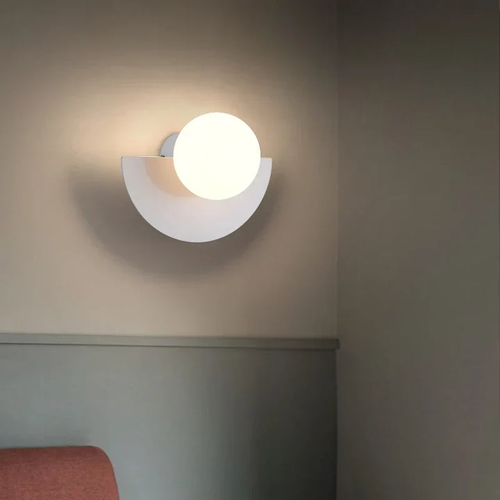 Nowoczesny kinkiet LED w geometrycznym stylu półokrągłym