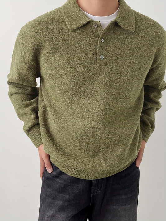 Sweter męski z kołnierzem z włóknistą powierzchnią i trzyguzi­kową plisą