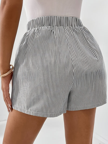 Szorty damskie z elastycznym pasem i prostym wykończeniem dołu