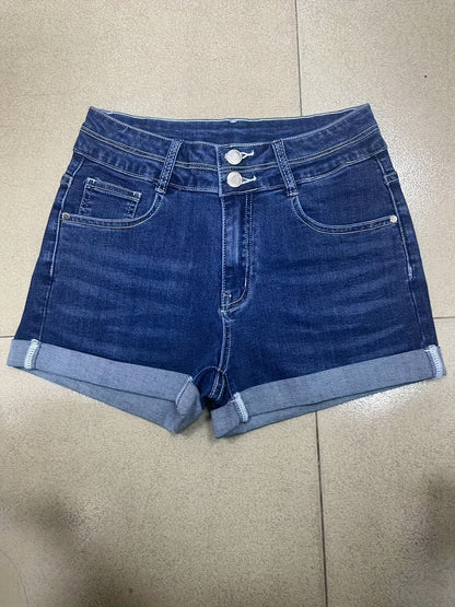 Szorty damskie z podwójnym zapięciem i wywiniętymi nogawkami