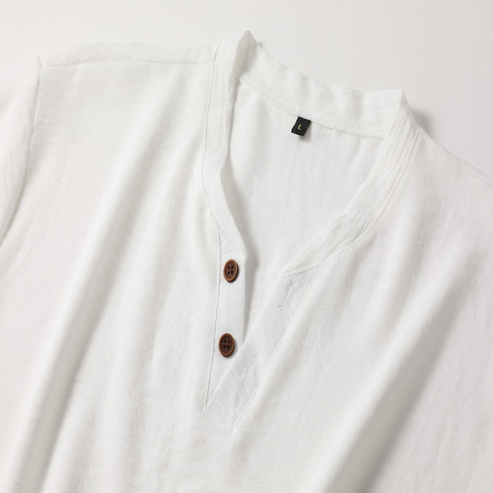 Męski T-shirt z dekoltem w serek | Listwa guzikowa henley i elegancki look