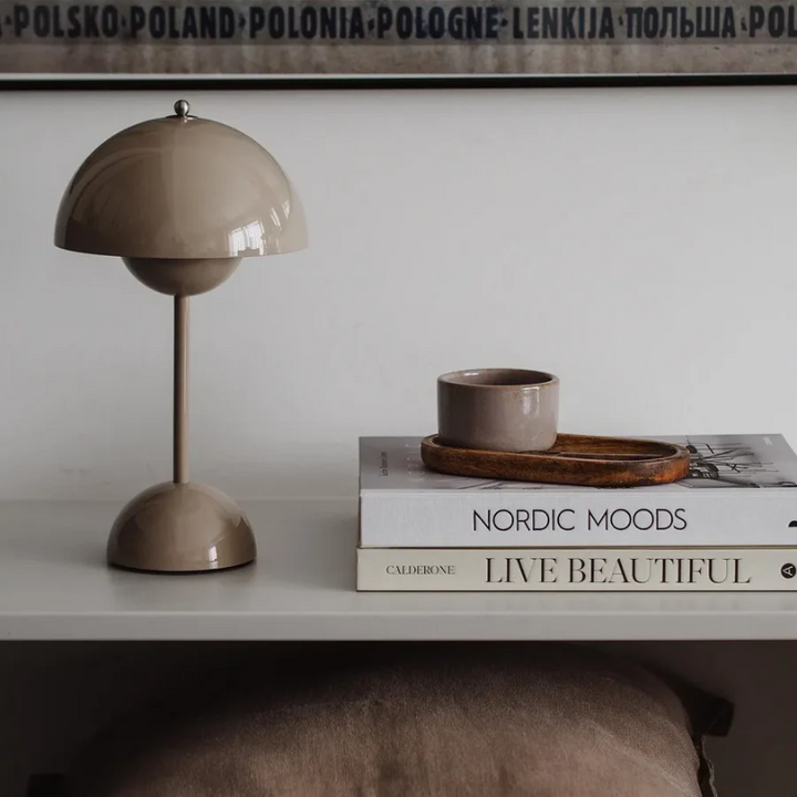 Nowoczesna dotykowa lampa stołowa – LumiTouch