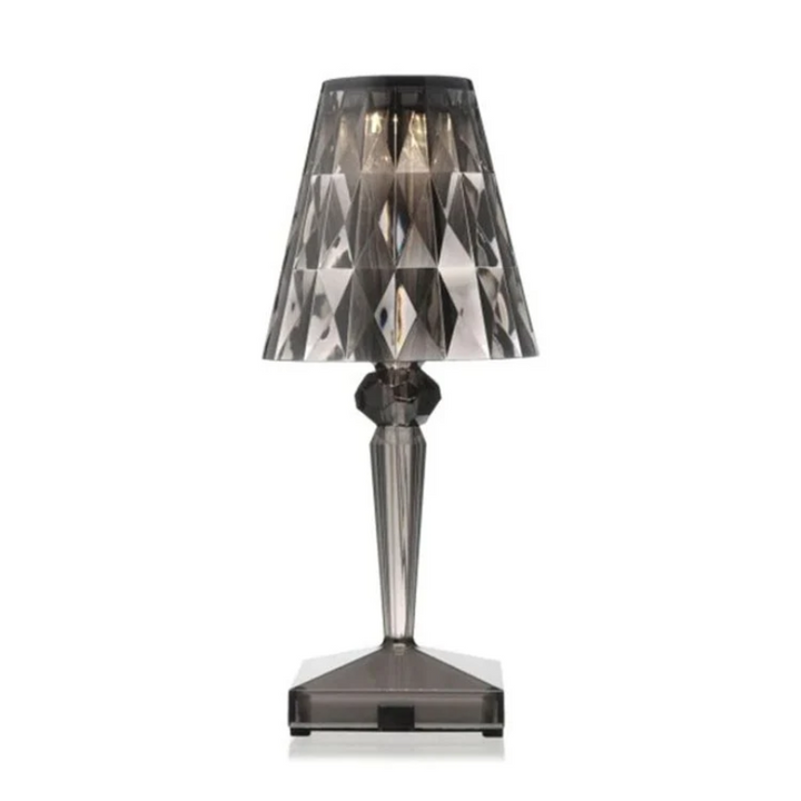 Szykowna lampa stołowa o kryształowym designie – CrystalLuxe