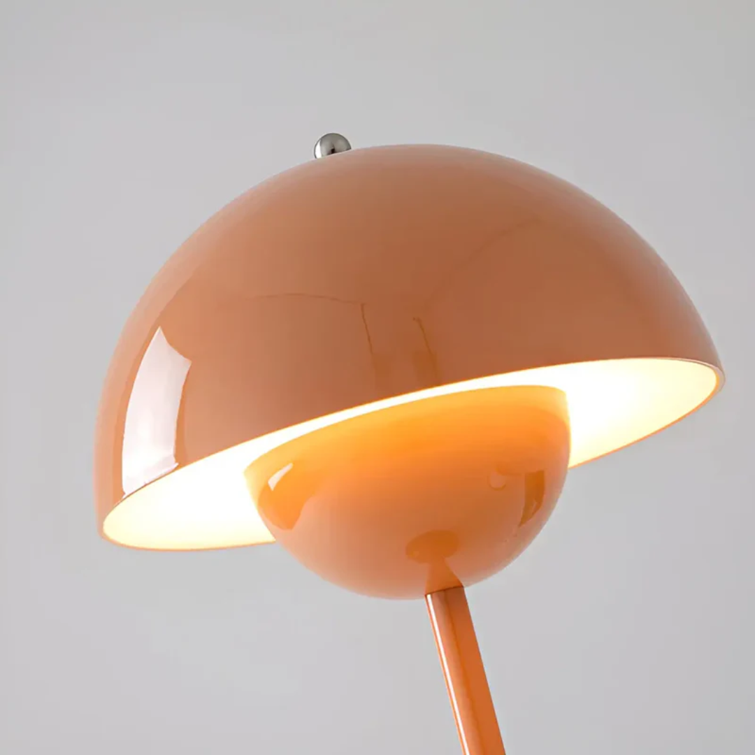 Skandynawska lampa stołowa z Luminous Flair – NordicBeam