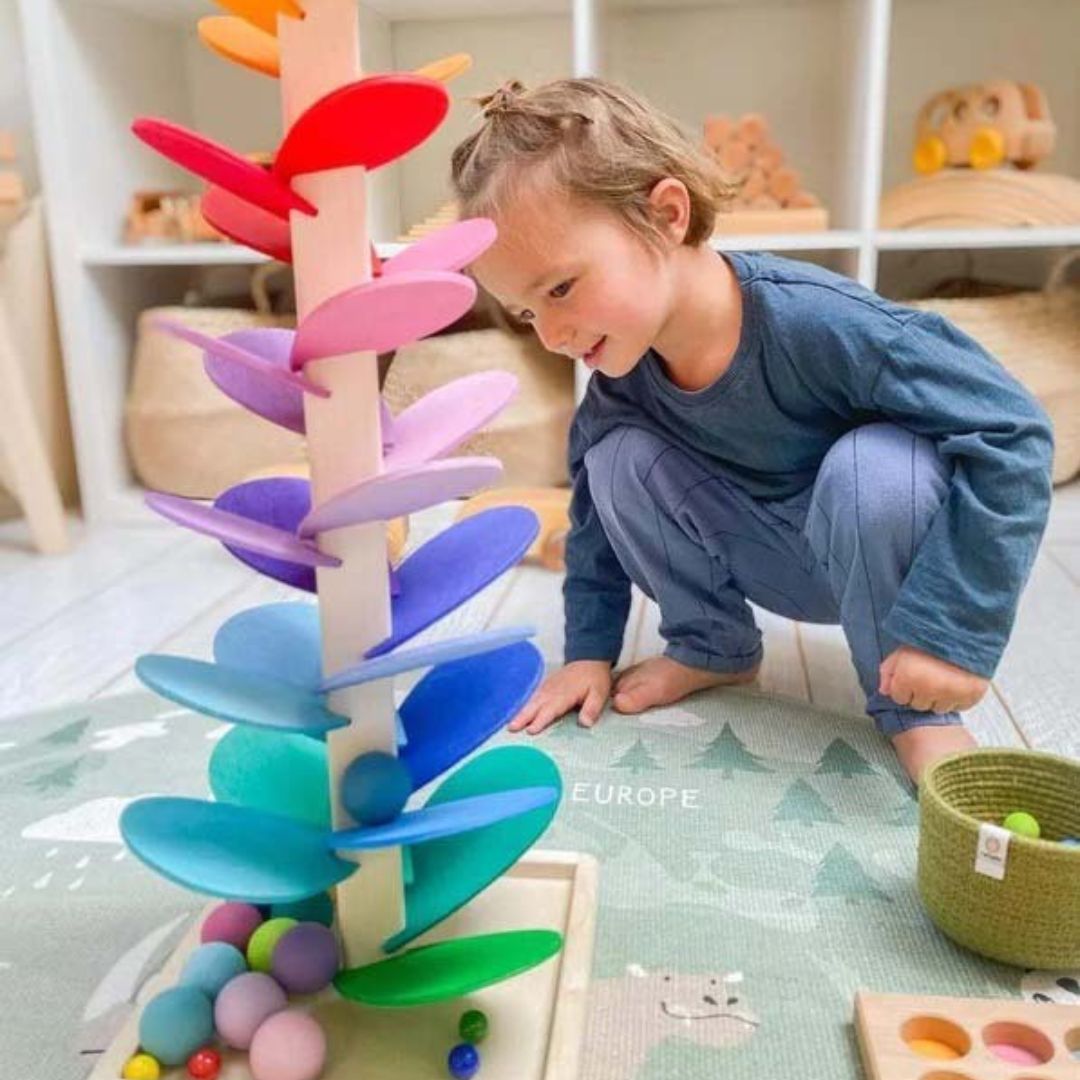Drewniana zabawka Tęczowe Drzewo – edukacyjna i naturalna zabawa