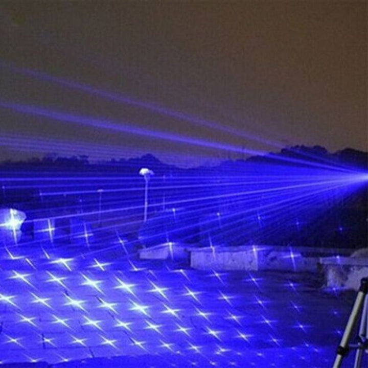 Latarka Laserowa z Niebieską Wiązką | Wysokowydajna Moc Optyczna 450nm | Zasięg Taktyczny ponad 5000m | Aluminiowa Latarka z Regulowaną Ogniskową | Latarka Zdolna do Zapłonu Termicznego