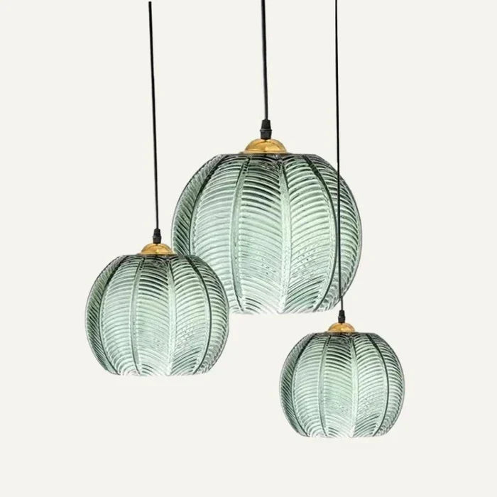 Szklana lampa wisząca w kształcie kuli