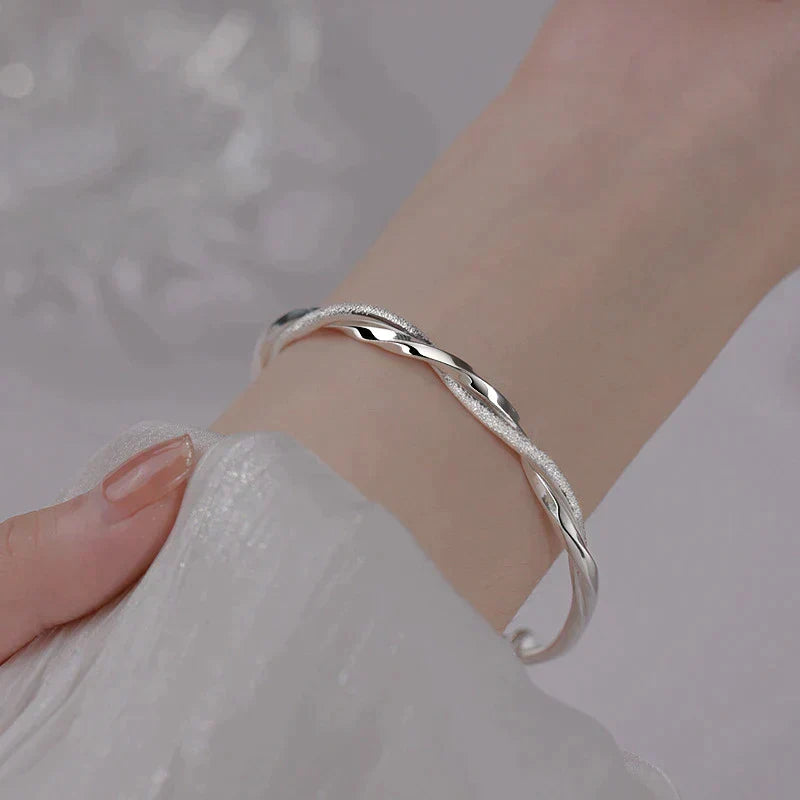 Bransoletka ze Srebra Pleciona – Elegancki i Regulowany Design