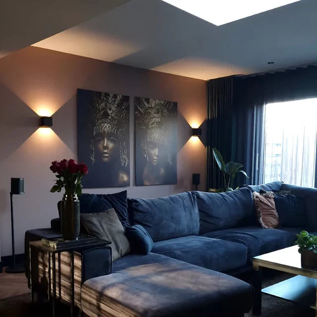 Bezprzewodowa lampa ścienna do wnętrz i na zewnątrz | Lampa LED z baterią i czujnikiem | GlowCube