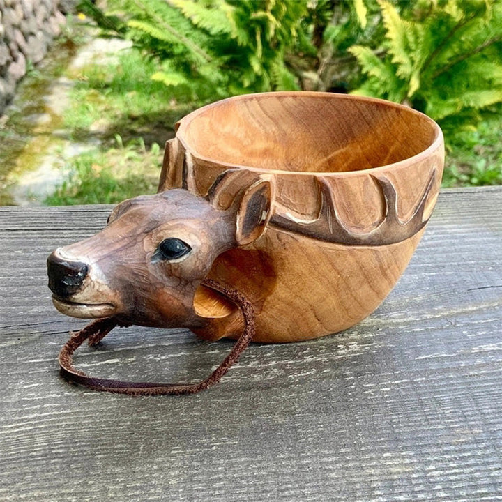 Ręcznie wykonany drewniany kubek na przygody na świeżym powietrzu i w dziczy